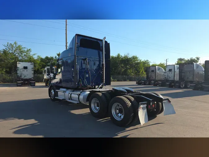 2020 Freightliner Cascadia 126