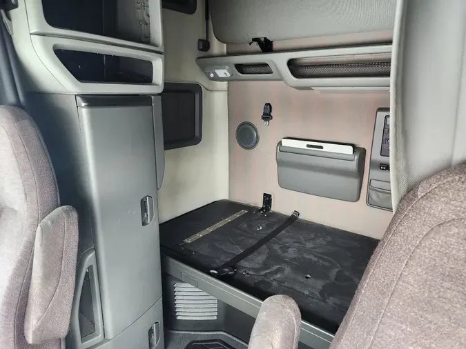 2020 VOLVO VNL64T760443631310f059579b321dc5f52b0c47b