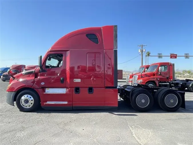 2021 FREIGHTLINER CASCADEVO1