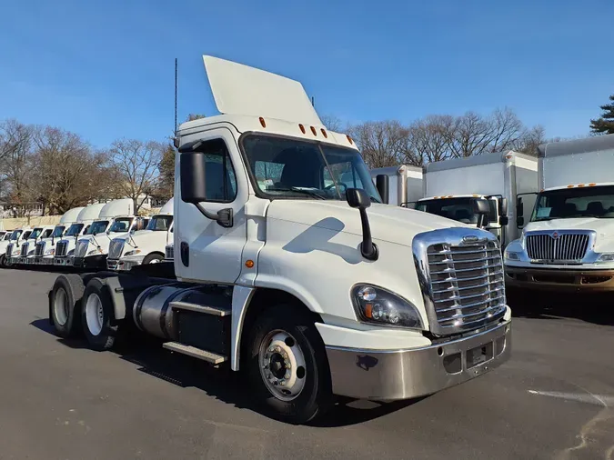 2017 FREIGHTLINER/MERCEDES CASCADIA 125