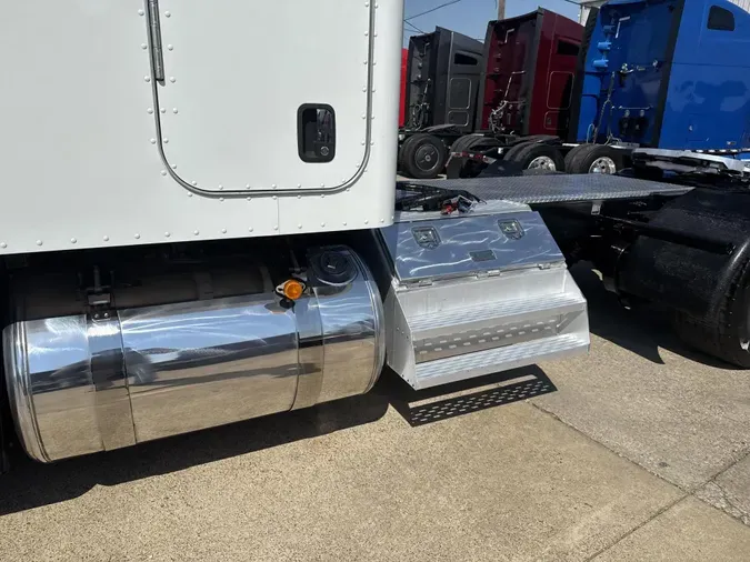 2023 Peterbilt 579