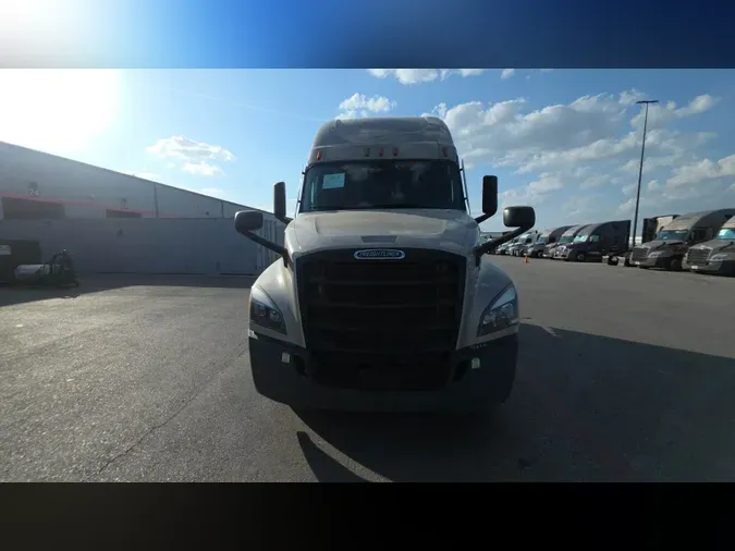 2023 Freightliner Cascadia 126