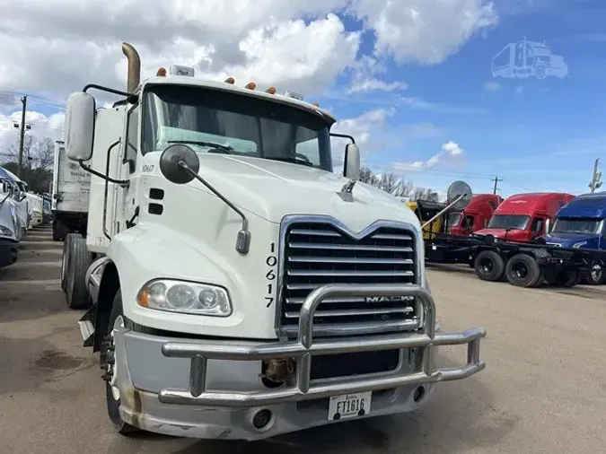2014 MACK PINNACLE CXU613