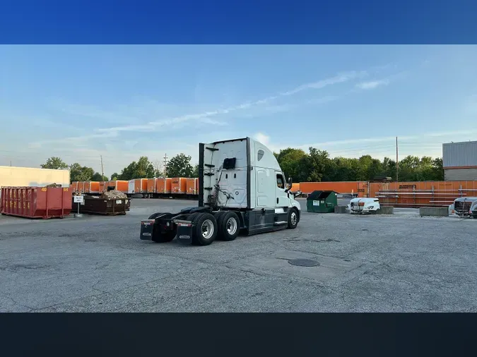 2022 Freightliner Cascadia 126