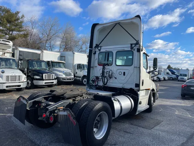 2019 FREIGHTLINER/MERCEDES NEW CASCADIA 116