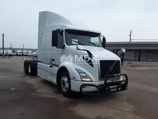 2019 VOLVO VNR64T640