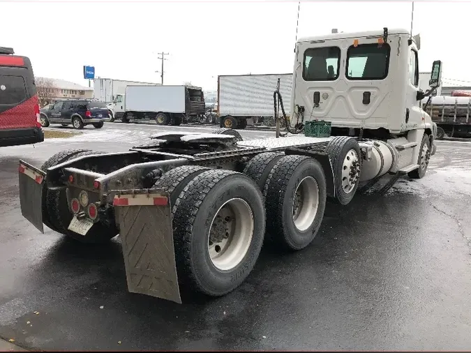 2017 Freightliner X12584ST