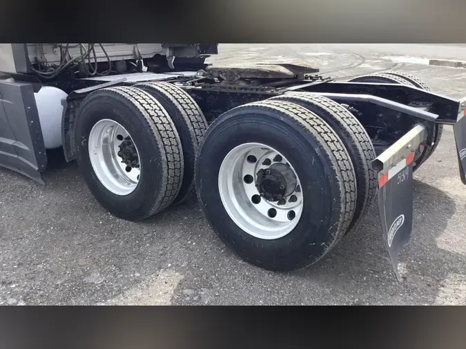 2021 Freightliner Cascadia 126