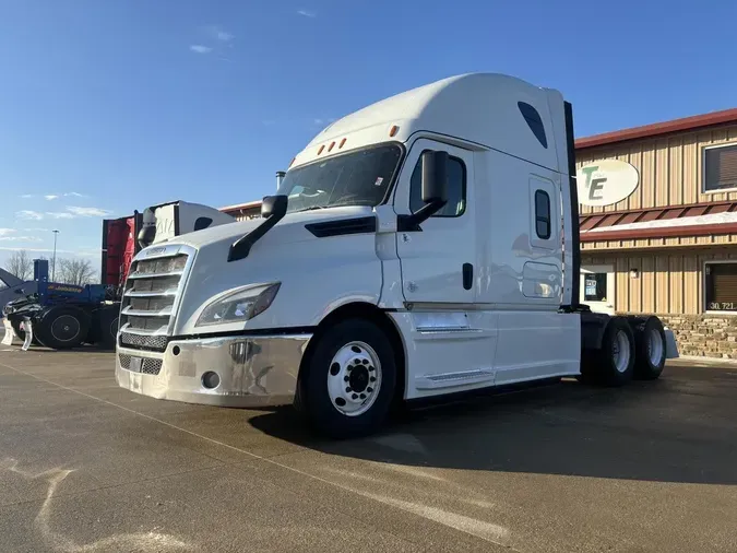 2019 Freightliner New Cascadia 126