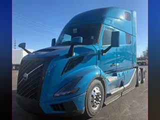 2027 VOLVO TRUCK VNL64TV04