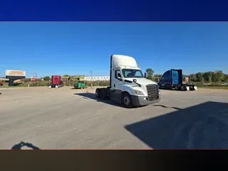 2020 Freightliner Cascadia 126