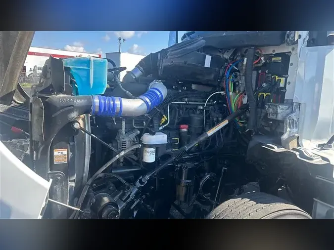 2022 KENWORTH T880