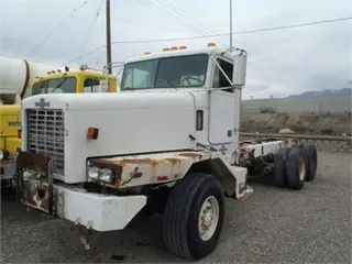 1996 Oshkosh F2344 - 6x6 Cab & Chassis
