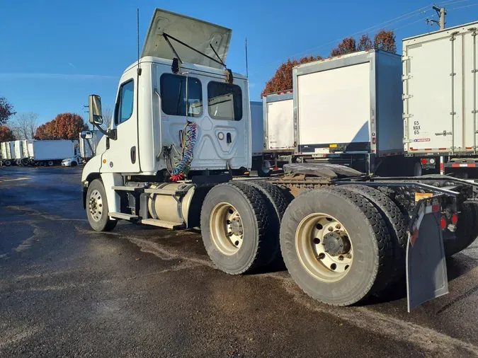 2019 FREIGHTLINER/MERCEDES CASCADIA 125