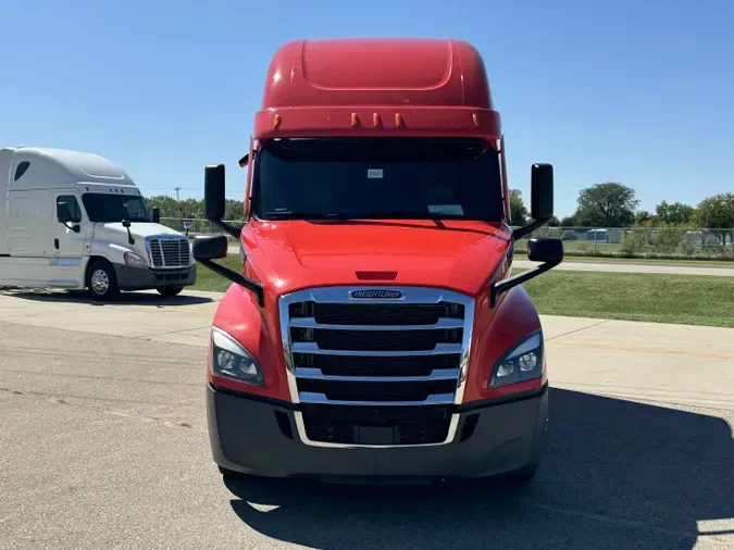 2022 FREIGHTLINER Cascadia 126