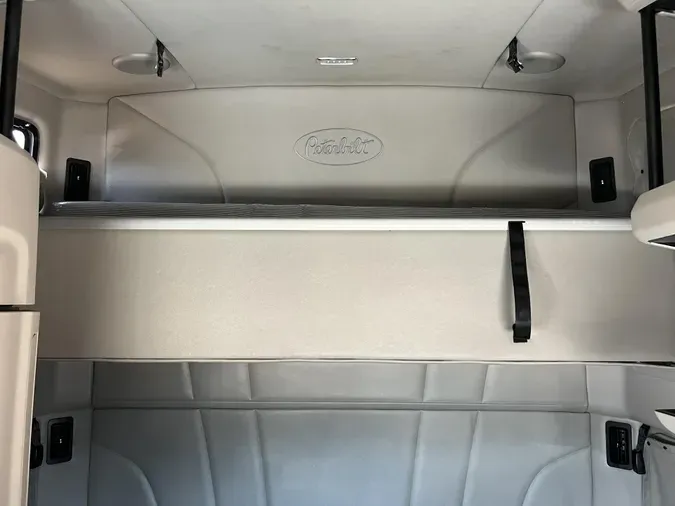 2021 Peterbilt 579