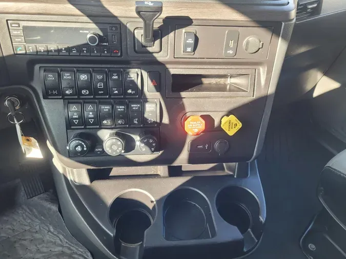 2023 International LT625