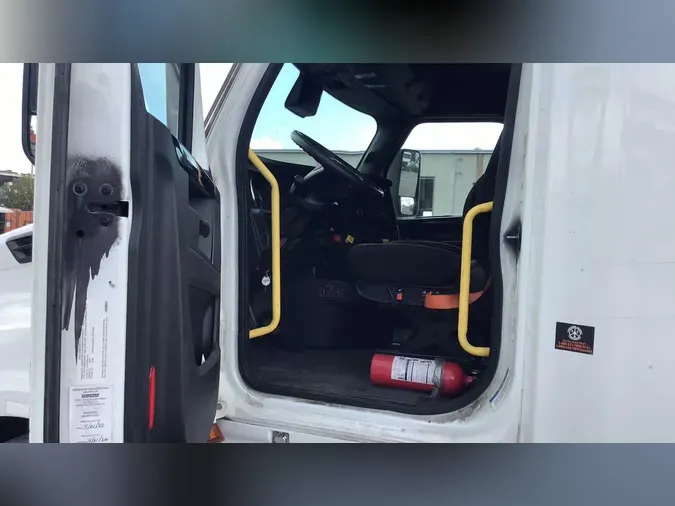 2023 Freightliner Cascadia 126
