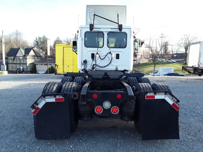 2015 FREIGHTLINER/MERCEDES CASCADIA 125