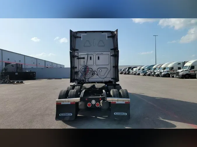 2024 Freightliner Cascadia