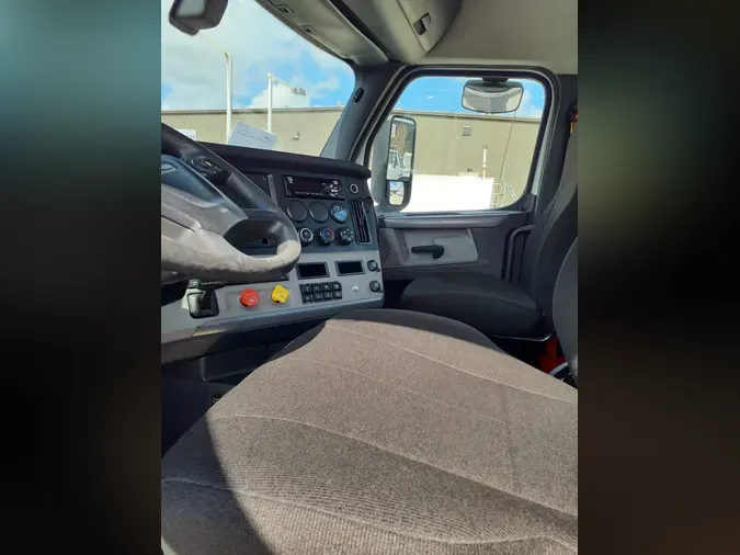 2020 FREIGHTLINER NEW CASCADIA 116