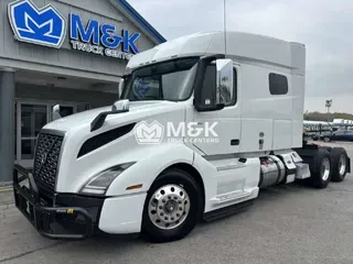 2020 VOLVO VNL64T740