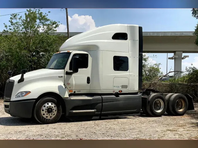 2022 INT LT625 6x4