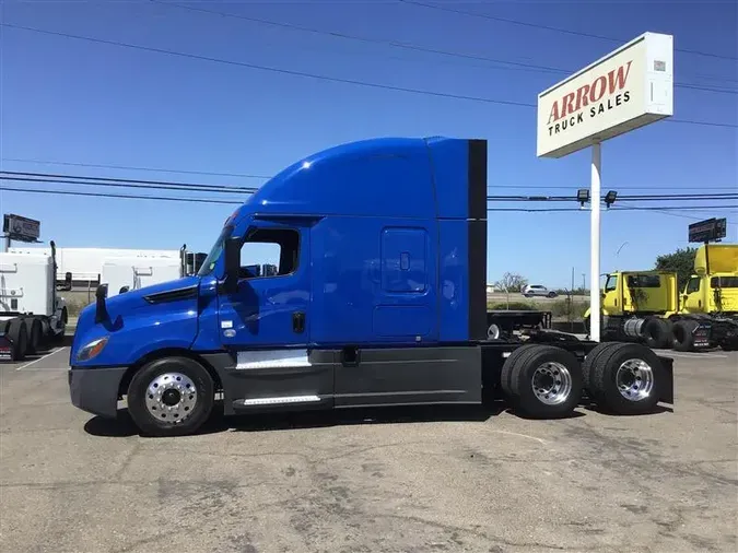 2022 FREIGHTLINER CA126