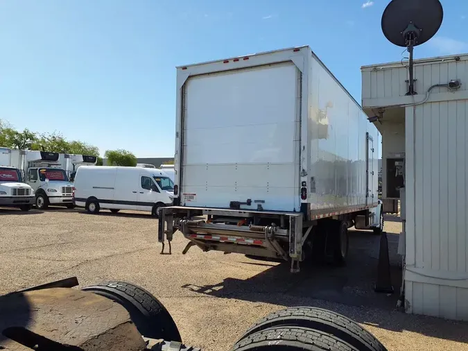 2018 FREIGHTLINER M2 106