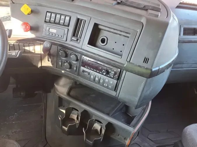 2020 VOLVO VNR64T-640447c8e81a5f773e9e9fd38ef7ca23261