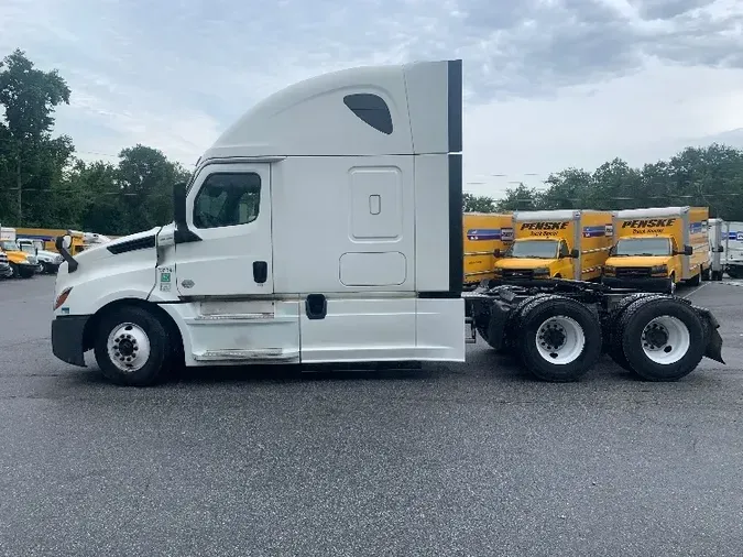 2019 Freightliner T12664ST