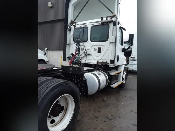 2017 FREIGHTLINER/MERCEDES CASCADIA 11344859bd2d41c4c775661717a1c6beda5