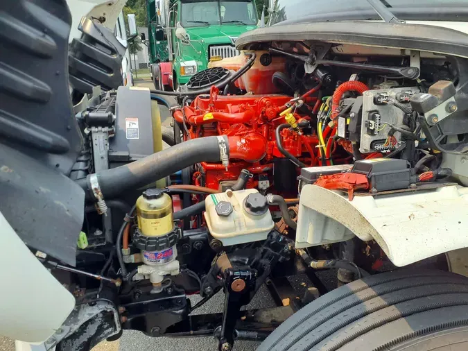 2020 FREIGHTLINER M2 106