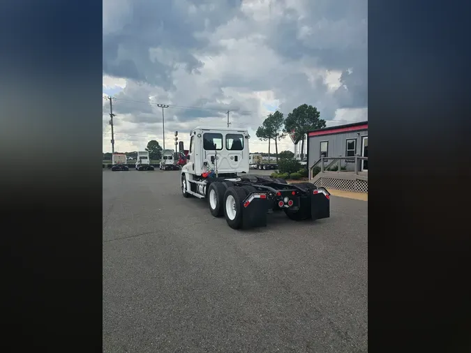 2016 FREIGHTLINER/MERCEDES CASCADIA 125