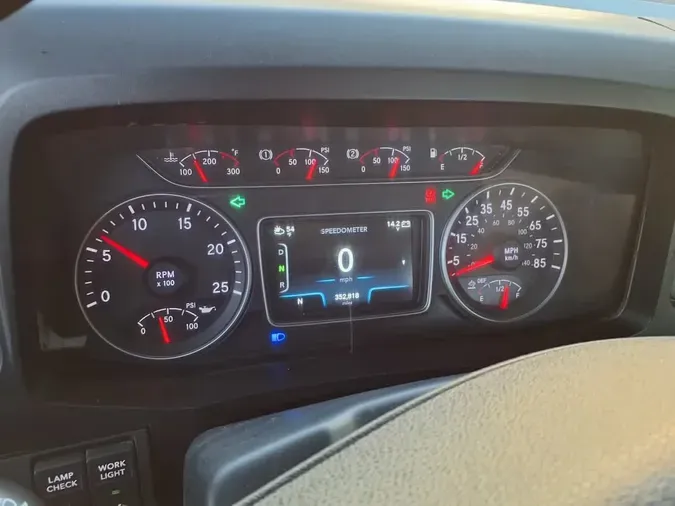 2019 NAVISTAR INTERNATIONAL LT625 DAYCAB T/A