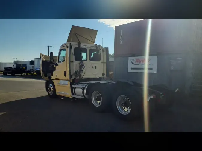 2020 FREIGHTLINER/MERCEDES NEW CASCADIA PX12664