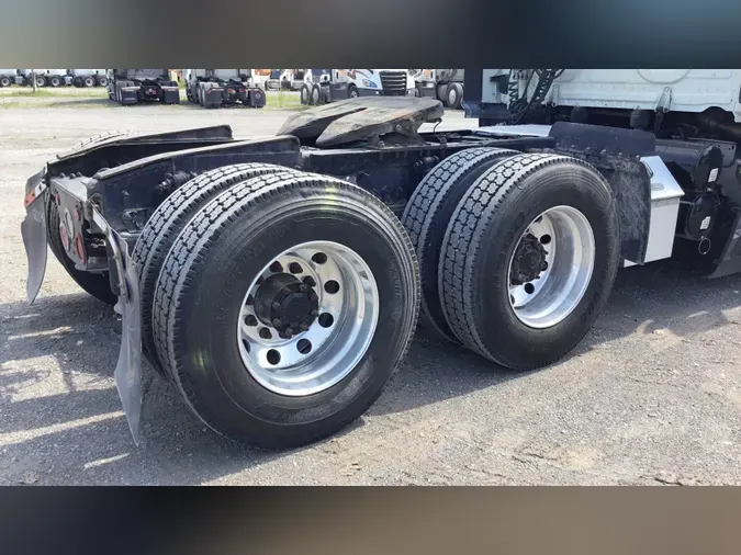 2020 Freightliner Cascadia 126
