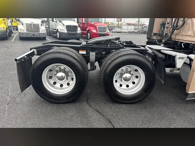 2021 FREIGHTLINER CA126