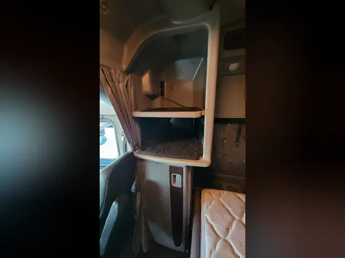 2020 Peterbilt 389