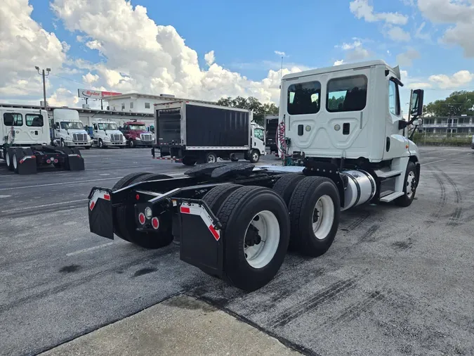 2017 FREIGHTLINER/MERCEDES CASCADIA 125