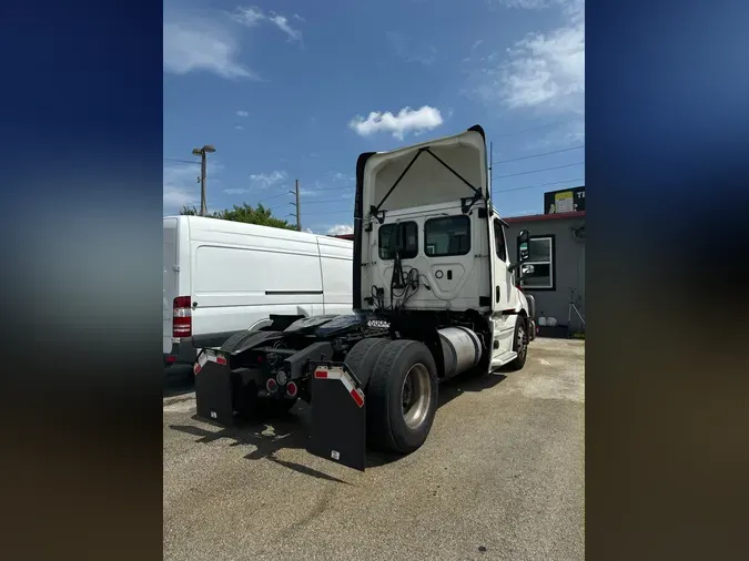 2019 FREIGHTLINER/MERCEDES NEW CASCADIA 116