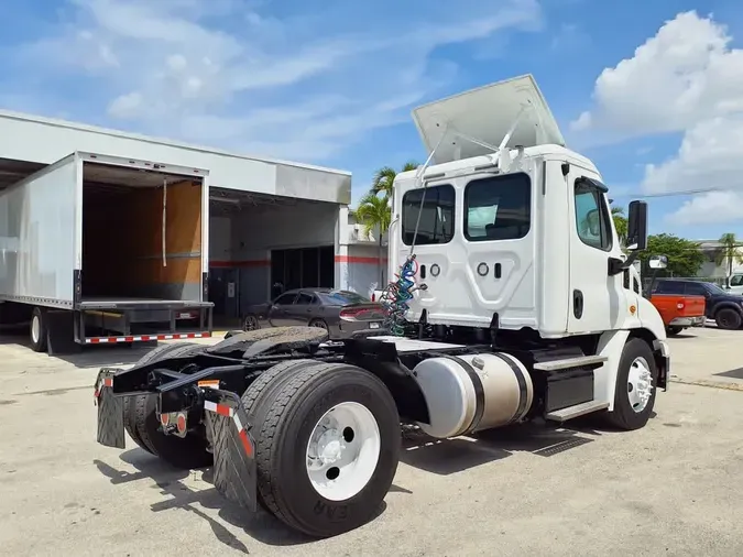 2018 FREIGHTLINER/MERCEDES CASCADIA 113449090b1f99f27d62141d4cd709c5b3f