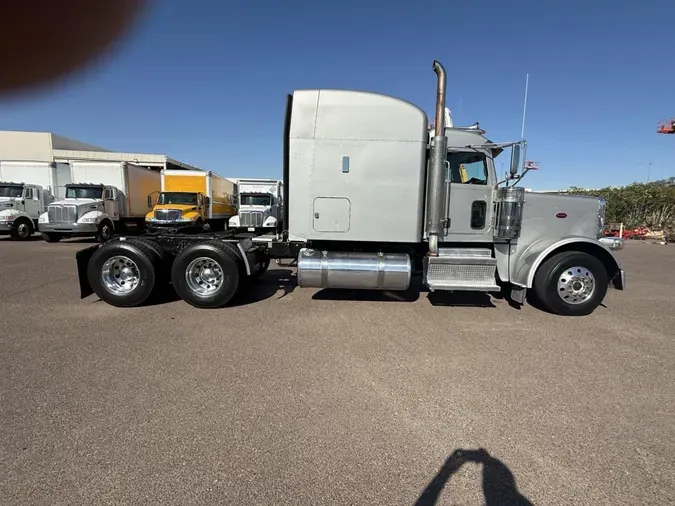 2020 Peterbilt 389