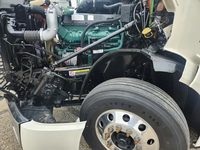 2024 VOLVO VNL64T860449416787d2548b4504cbc68f467d133