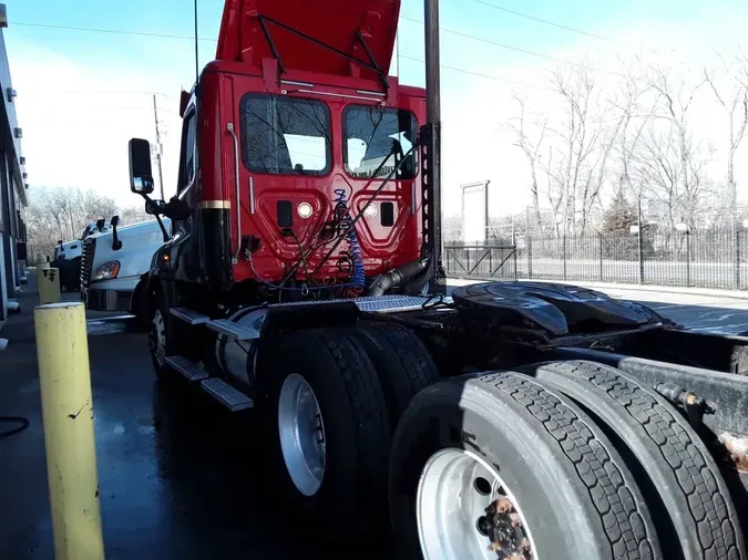 2016 FREIGHTLINER/MERCEDES CASCADIA 125