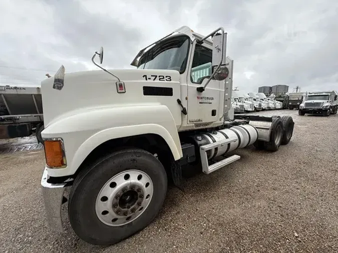 2015 MACK PINNACLE CHU613