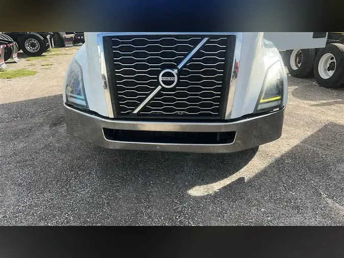 2019 VOLVO VNL760
