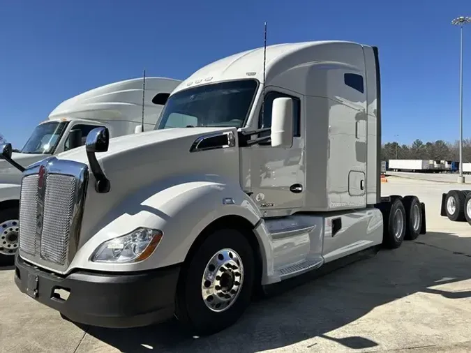 2021 KENWORTH T680