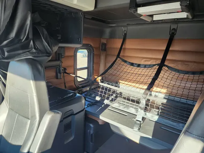 2019 FREIGHTLINER Cascadia 126