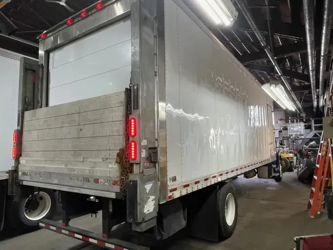 2019 FREIGHTLINER M2 106